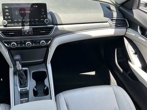 Used 2019 Honda Accord LX image 14