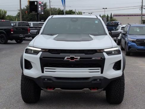 Used 2024 Chevrolet Colorado ZR2 w/ Technology Package AWD/4WD image 8