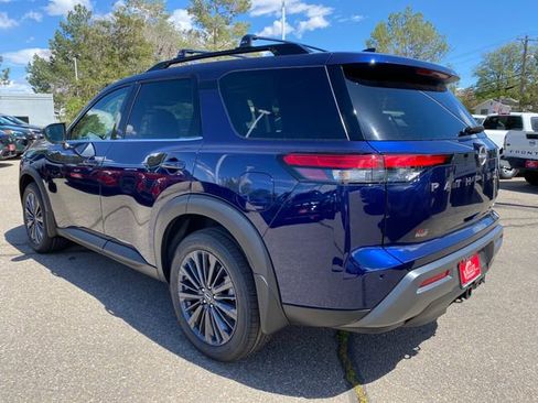 New 2026 Nissan Pathfinder SL AWD/4WD image 3