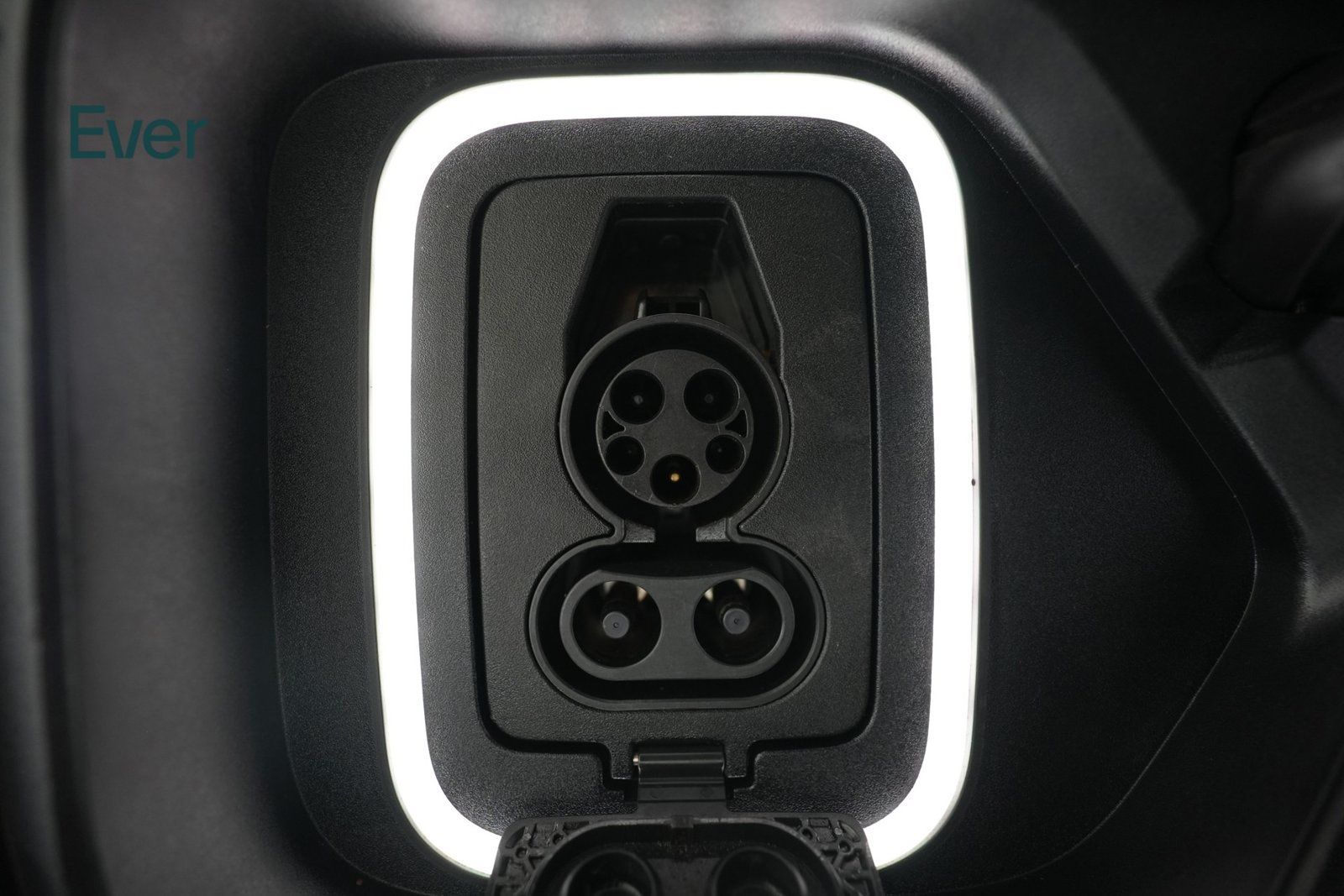 Used 2022 Rivian R1T Adventure AWD/4WD image 10
