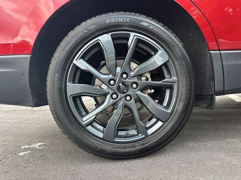 Used 2023 Chevrolet Equinox RS FWD image 18