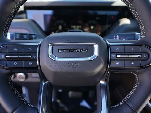 Used 2026 GMC Yukon Denali Ultimate image 20