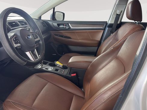Used 2017 Subaru Outback 2.5i Touring w/ Popular Package #5A image 9