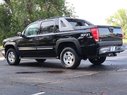 Used 2005 Chevrolet Avalanche Z71 w/ Sun And Sound Package AWD/4WD image 7