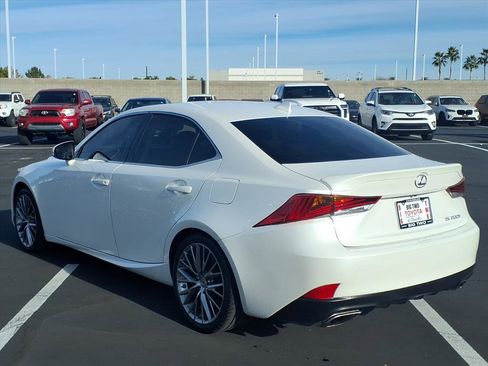 Used 2017 Lexus IS 200t image 10