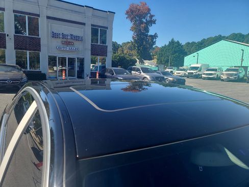 Used 2011 Mercedes-Benz E 350 4MATIC Sedan image 9