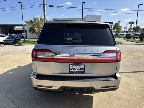 Used 2021 Lincoln Navigator Reserve w/ Luxury Package AWD/4WD image 7