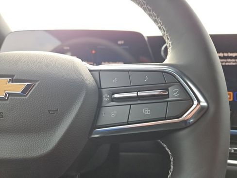 New 2026 Chevrolet Equinox EV LT image 35