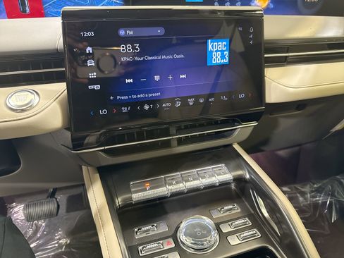 New 2026 Lincoln Nautilus Premier image 17