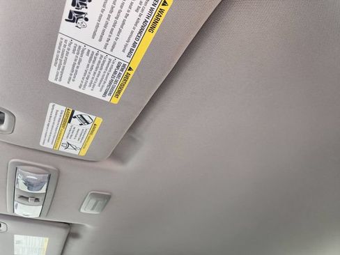 Used 2022 Nissan Frontier SV w/ Technology Package RWD image 24