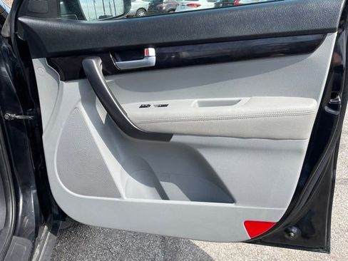Used 2014 Kia Sorento LX image 13