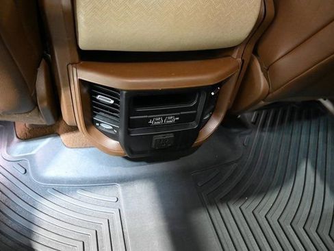 Used 2019 RAM 1500 Laramie image 28