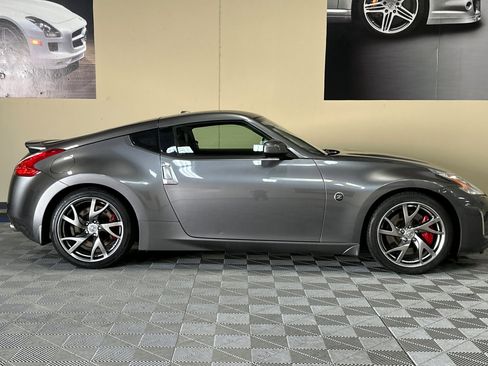 Used 2014 Nissan 370Z Touring w/ Sport Package image 3