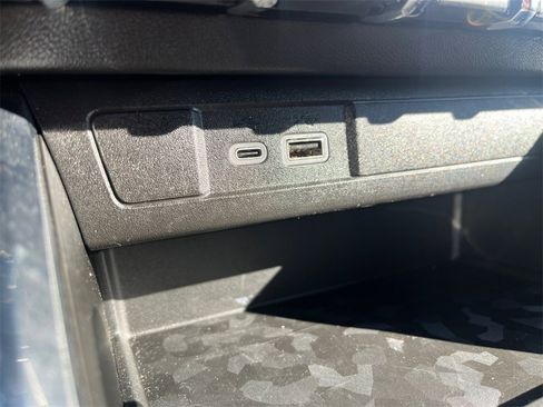 Used 2024 GMC Canyon Elevation w/ Elevation Premium Package image 18