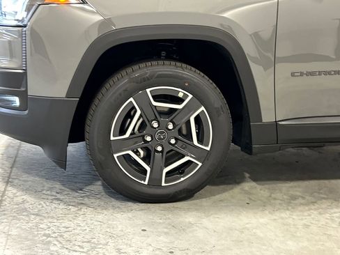 New 2026 Jeep Cherokee Laredo image 11