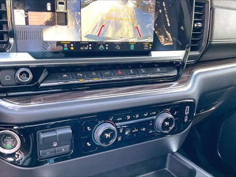 Used 2023 Chevrolet Silverado 1500 LT Trail Boss w/ LT Trail Boss Premium Package image 31