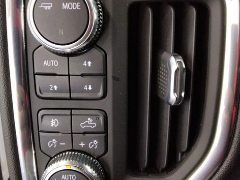 Used 2023 GMC Sierra 2500 SLT w/ SLT Premium Package image 18