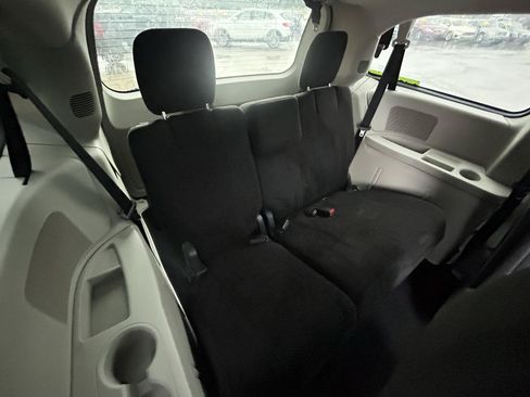 Used 2013 Dodge Grand Caravan SE FWD image 13