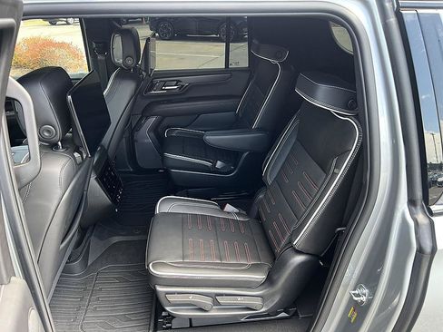 Used 2025 GMC Yukon XL AT4 Ultimate AWD/4WD image 15