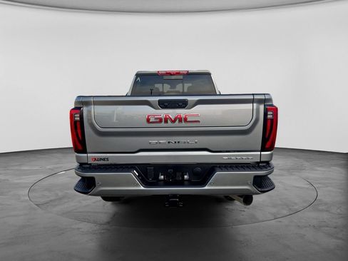 New 2026 GMC Sierra 2500 Denali w/ Technology Package AWD/4WD image 8