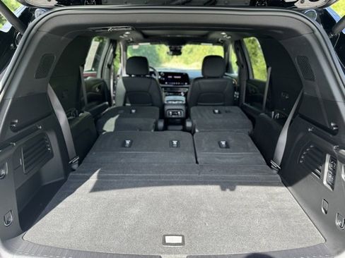 Used 2024 Chevrolet Traverse RS w/ LPO, Floor Liner Package image 16