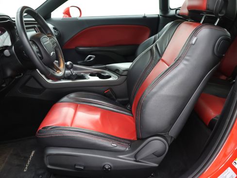 Used 2015 Dodge Challenger R/T w/ Quick Order Package 22B R/T RWD image 8