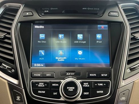 Used 2016 Hyundai Santa Fe Limited w/ Option Group 04 AWD/4WD image 30