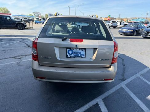 Used 2006 Suzuki Forenza Wagon FWD image 6