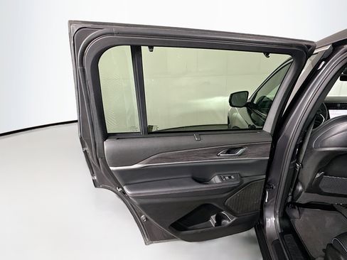 Used 2024 Jeep Grand Cherokee L Limited w/ Luxury Tech Group II image 27