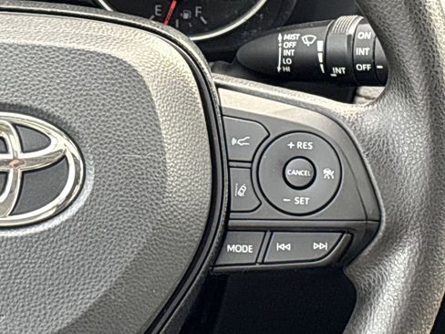 Used 2021 Toyota RAV4 XLE image 23