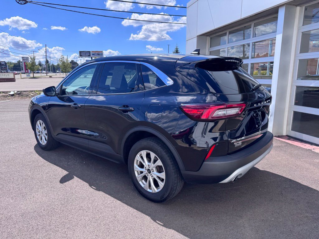 Used 2023 Ford Escape Active AWD/4WD image 3