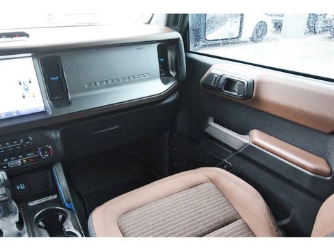 Certified 2022 Ford Bronco Outer Banks w/ Sasquatch Package AWD/4WD image 13