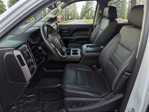 Used 2017 GMC Sierra 2500 Denali w/ Suspension Package, Off-Road AWD/4WD image 13