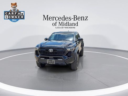 Used 2024 Toyota Tacoma TRD Off-Road AWD/4WD image 4