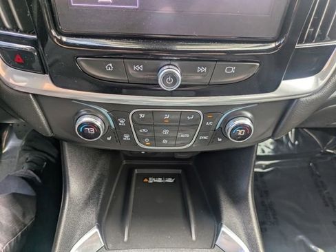 Used 2023 Chevrolet Traverse LT AWD/4WD image 28