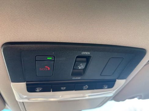 Used 2024 Nissan Altima 2.5 SR w/ SR Premium Package image 19