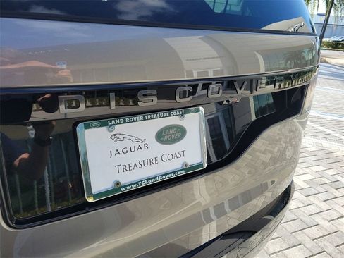 New 2025 Land Rover Discovery Dynamic SE image 10