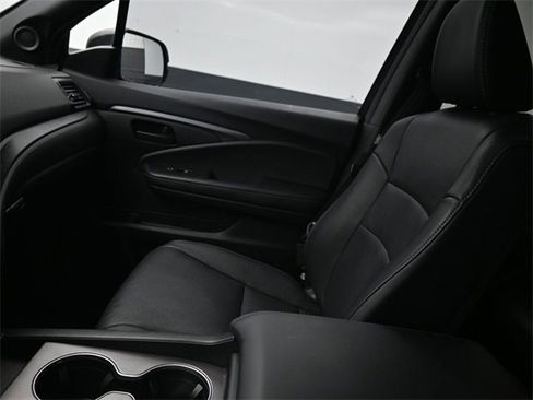 Certified 2024 Honda Passport EX-L image 13