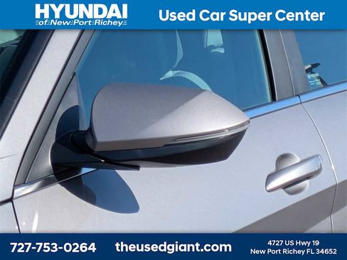 Used 2023 Hyundai Elantra Limited image 11