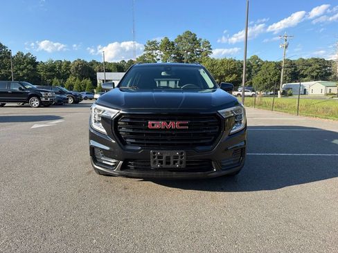 Used 2023 GMC Terrain SLE w/ Elevation Edition FWD image 3