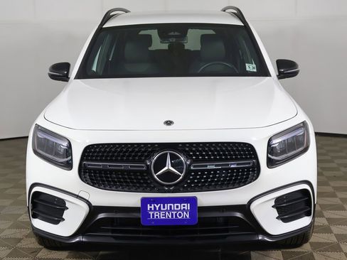 Used 2025 Mercedes-Benz GLB 250 4MATIC image 9