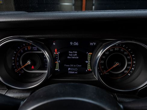 Used 2020 Jeep Wrangler Unlimited Sahara image 19