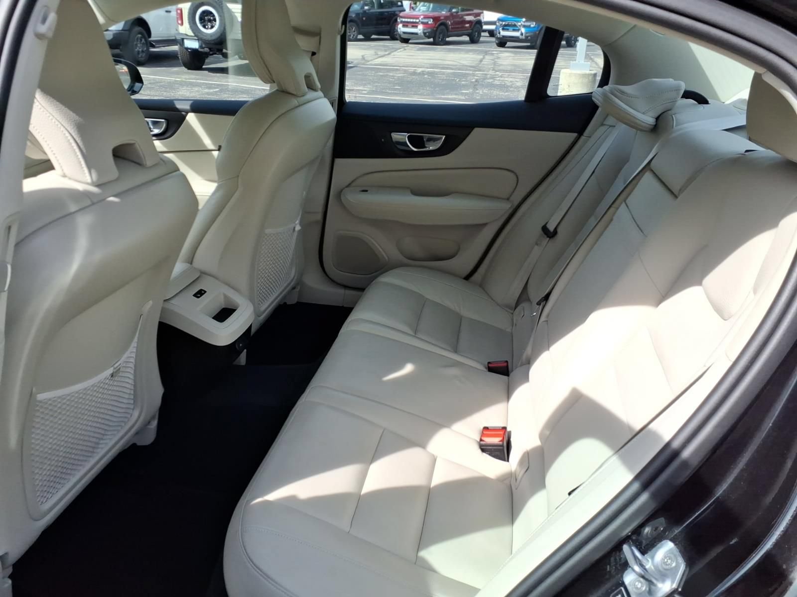 Used 2022 Volvo S60 B5 Momentum AWD/4WD image 33