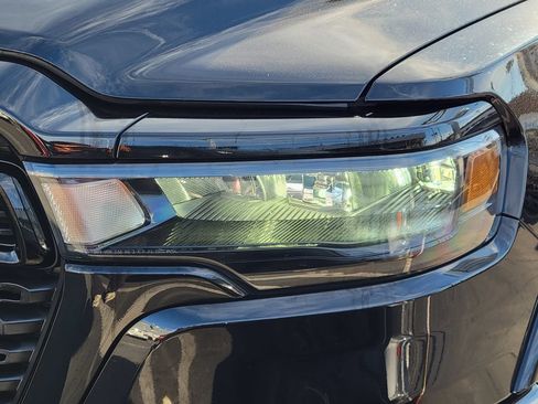 Used 2025 RAM 1500 Big Horn AWD/4WD image 24
