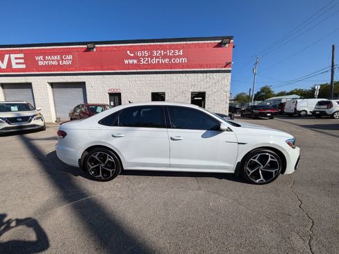 Used 2022 Volkswagen Passat 2.0T R-Line image 5