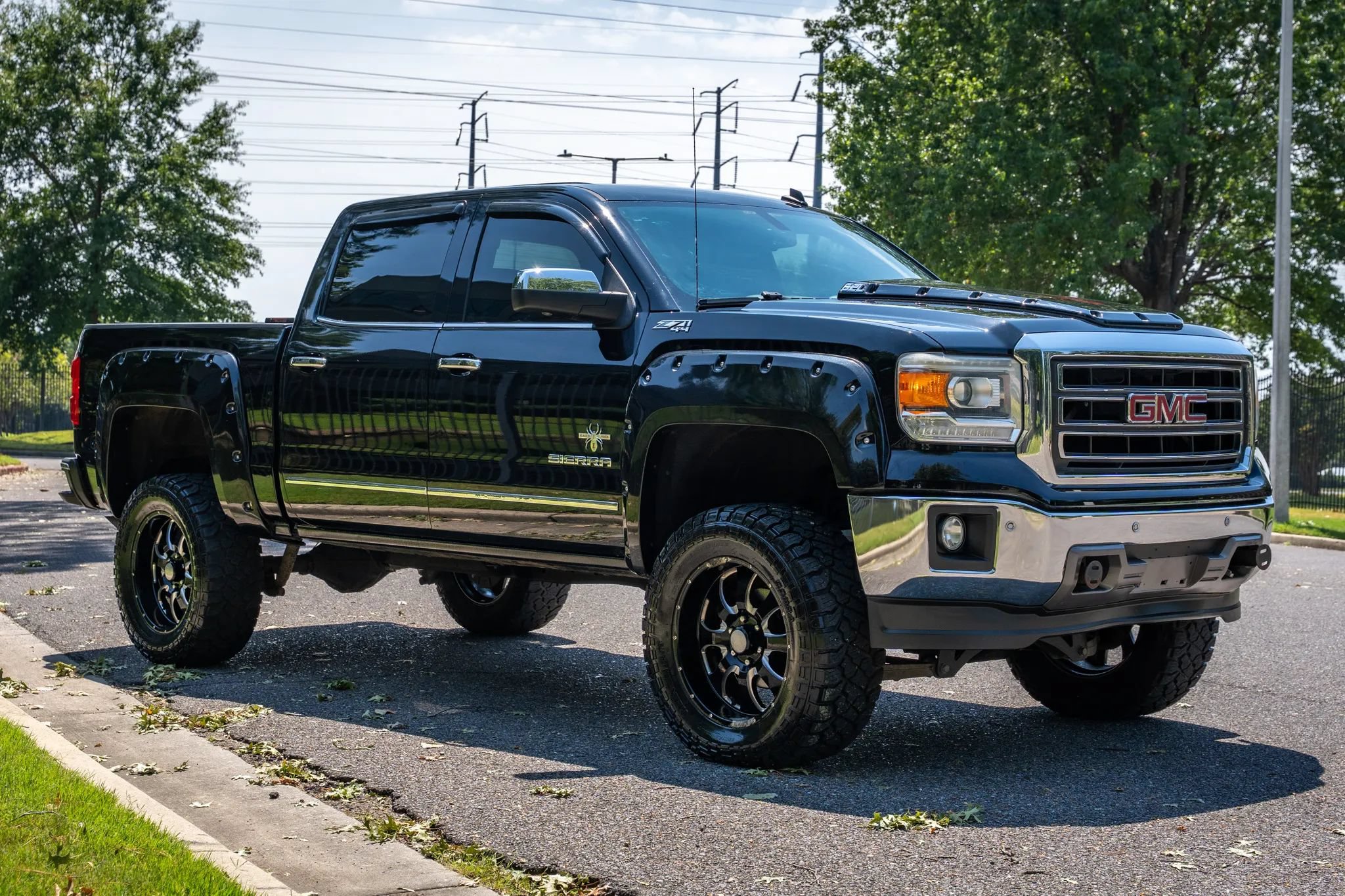 Used 2014 GMC Sierra 1500 SLT w/ SLT Preferred Package AWD/4WD image 4