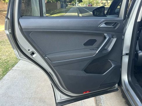 Used 2020 Volkswagen Tiguan S image 46