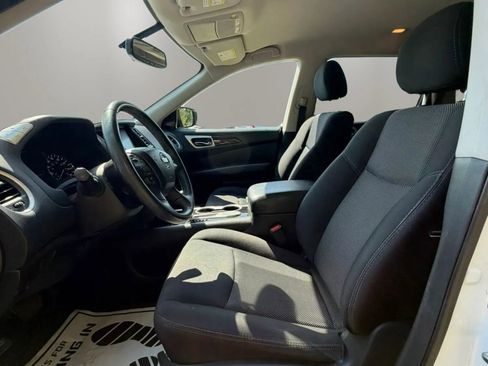 Used 2019 Nissan Pathfinder SV FWD image 9