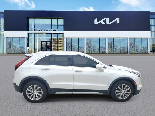 Used 2019 Cadillac XT4 Premium Luxury w/ Cold Weather Package AWD/4WD image 3