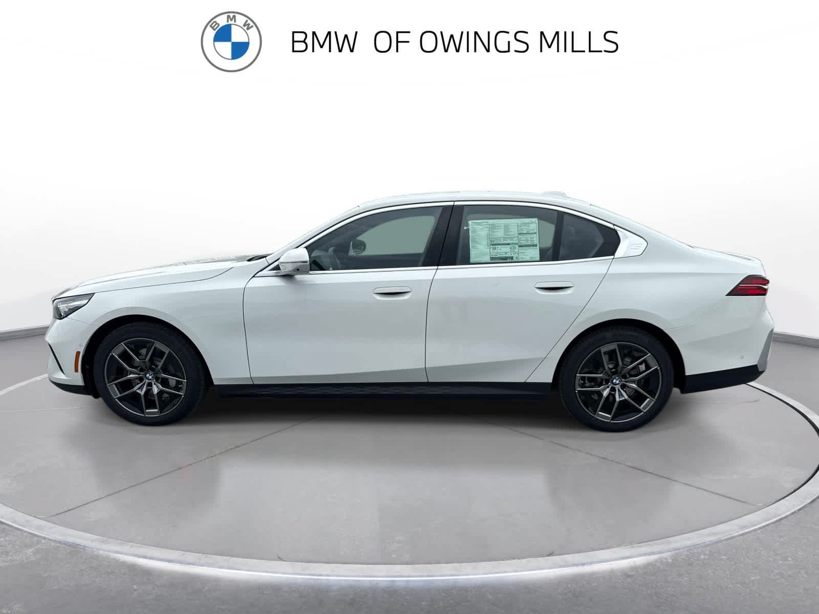 Used 2027 BMW 530i xDrive w/ Premium Package AWD/4WD image 5